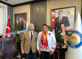 Başkan Çebi, Şampiyon Kethüda'yı Misafir etti! Spor Hayatında Tam Destek Sözü Verdi