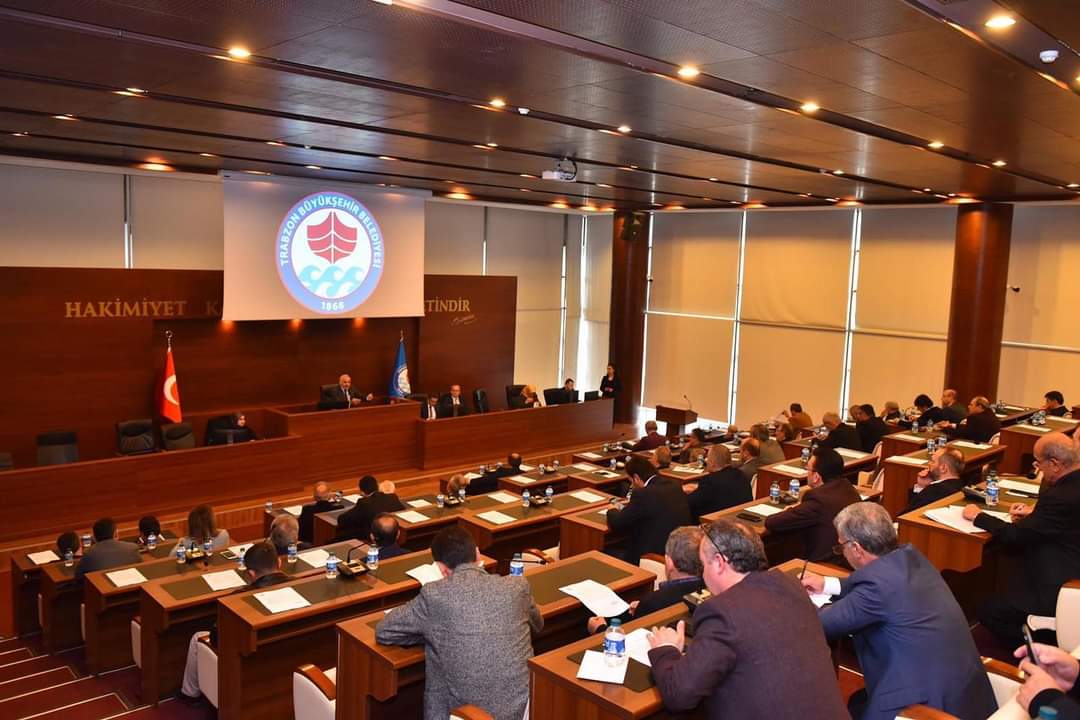 Araklı Belediye Başkanı Coşkun Çebi, Trabzon B.Belediye Meclisinde Konuştu