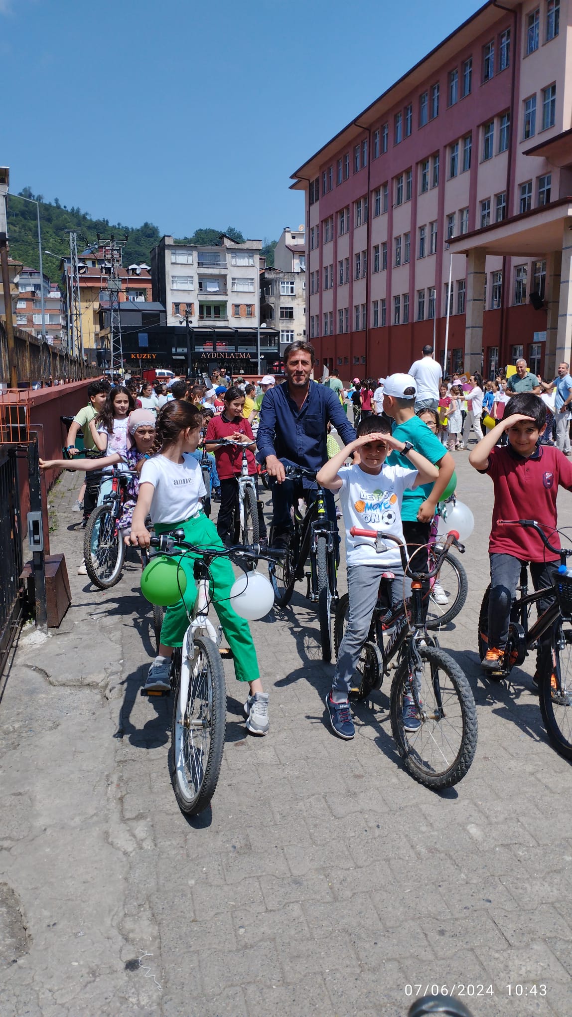 Araklı'da Merkez İlkokulundan Dikkat Çeken Yürüyüş