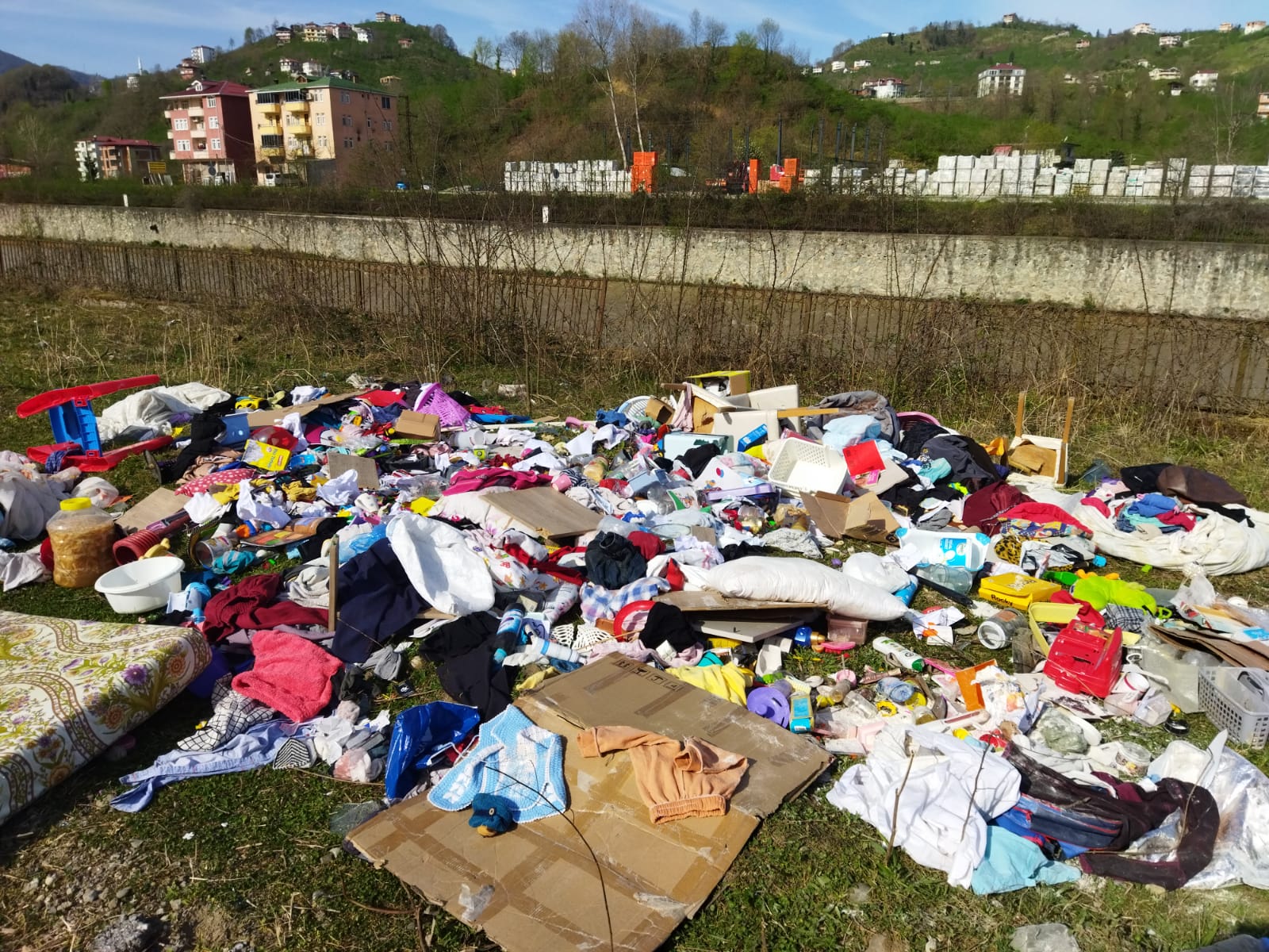 Sabah Araklı'da Şok eden görüntü! Bunu Araklı'ya Kim Yaptı?