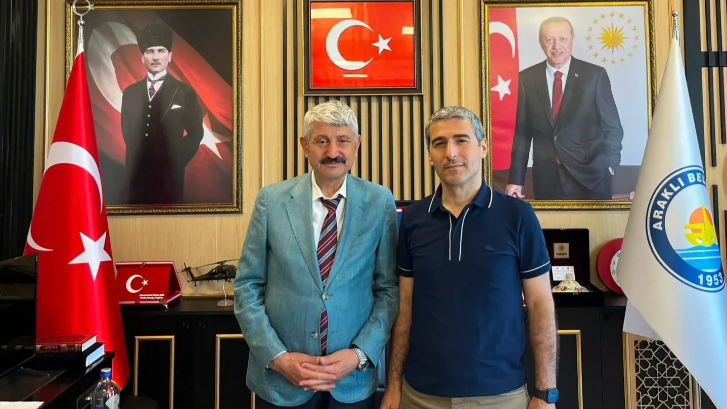 Araklılı Vali'den Başkan Hüseyin Avni Coşkun Çebi'ye Ziyaret